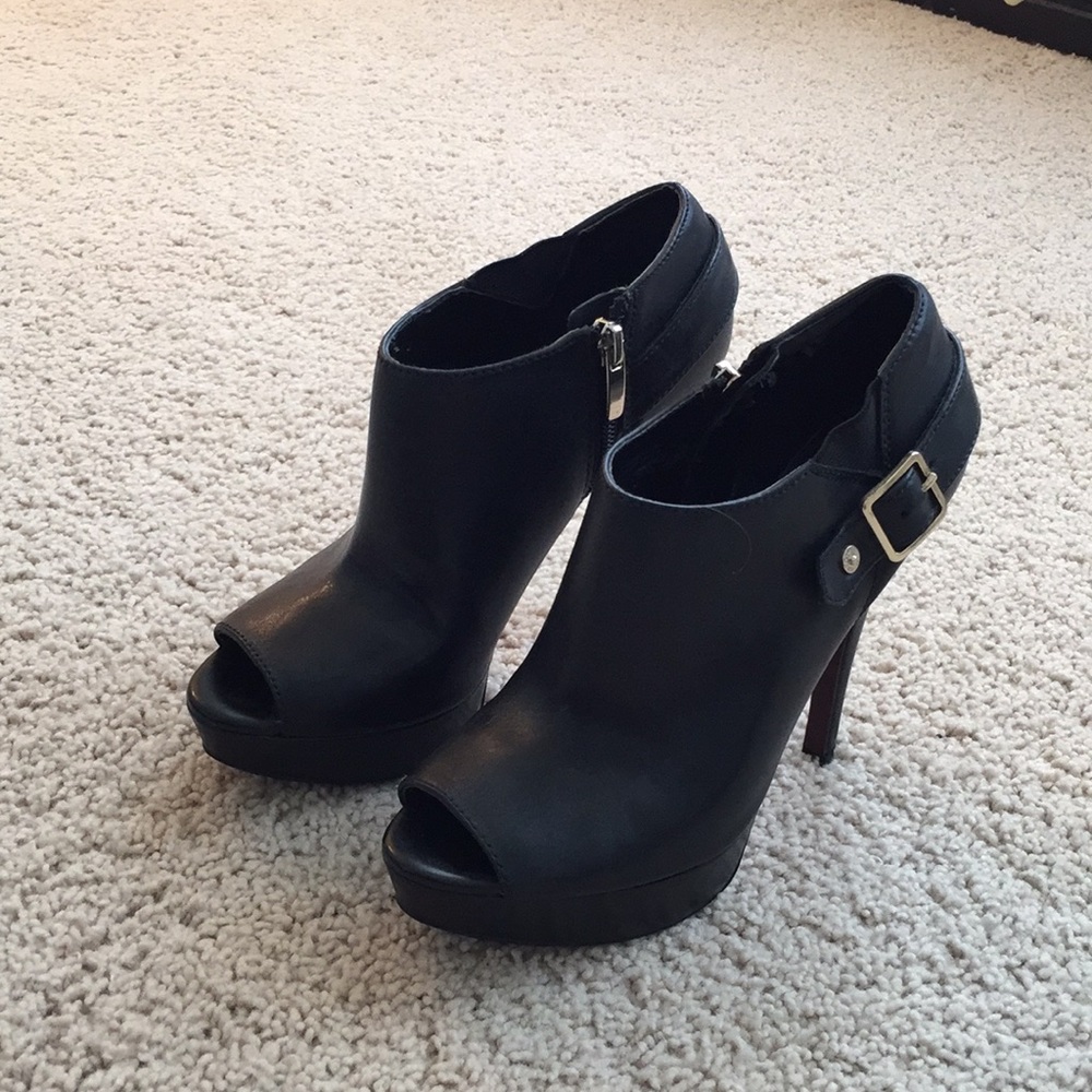 Enzo Angiolini black open toe booties sz 6